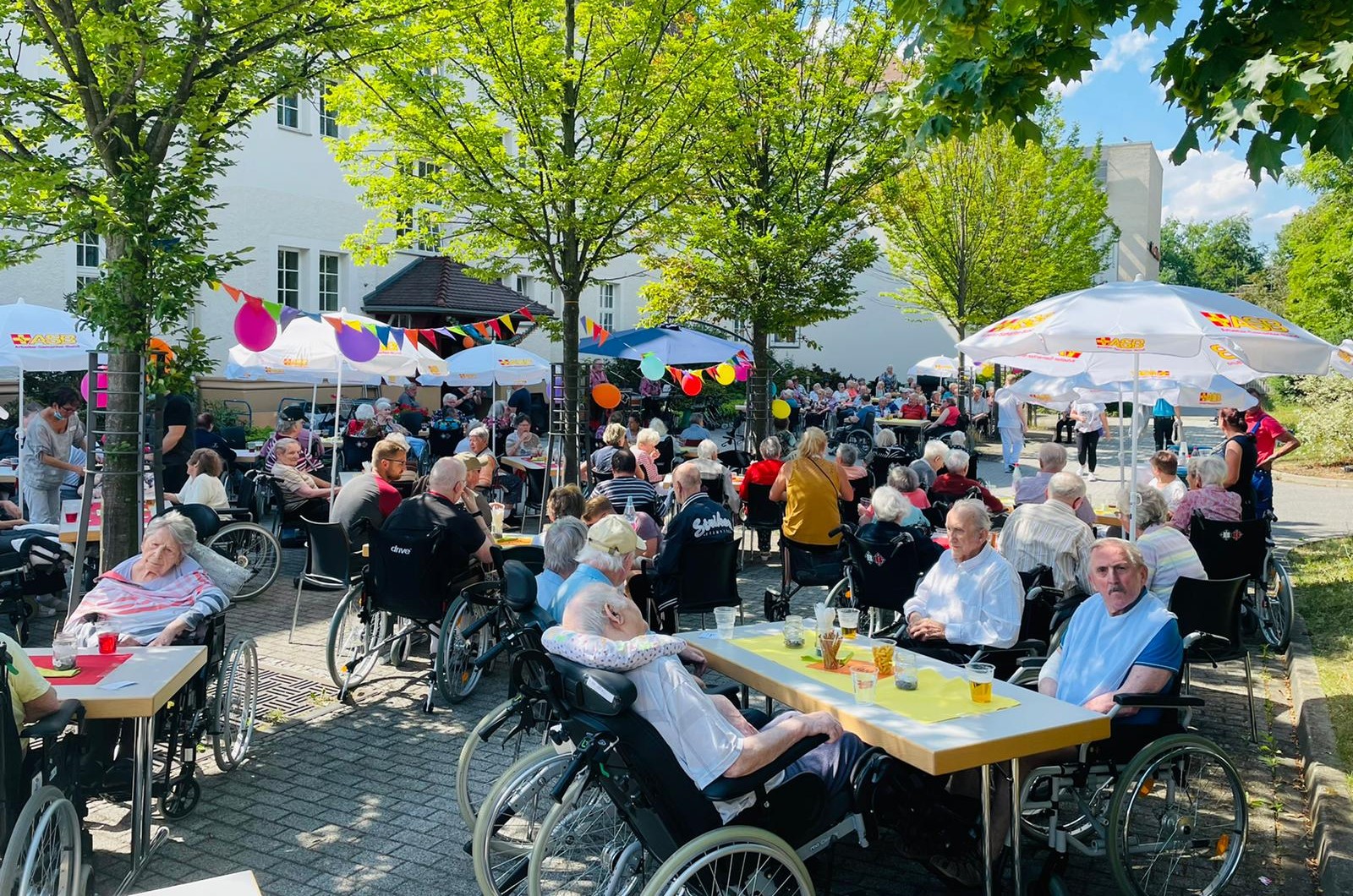 2022_Sommerfest PHR (3).jpeg ASB Pflegeheim Chemnitz Rembrandtstraße: Sommerfest