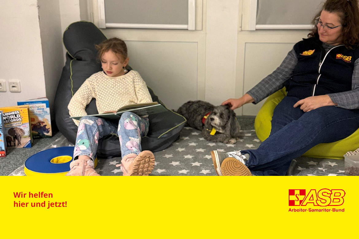Zuhörer auf vier Pfoten: Unsere Vorlesehunde zum Bundesweiten Vorlesetag im Einsatz