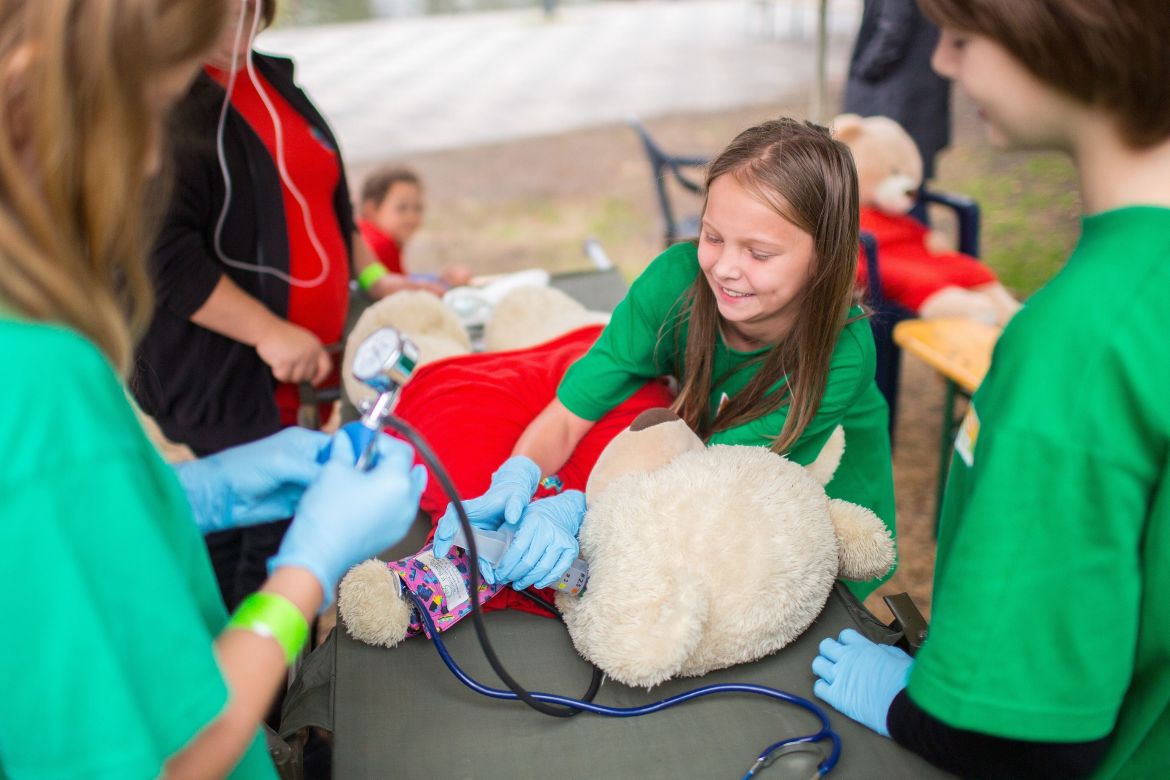 erste-hilfe-kinder-teddy-klinik-stethoskop.jpg