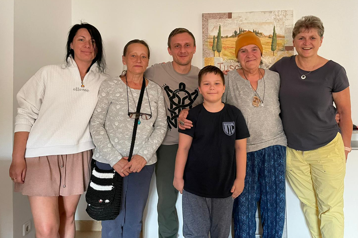 Ukrainische Familie bezieht Wohnung beim ASB Chemnitz 