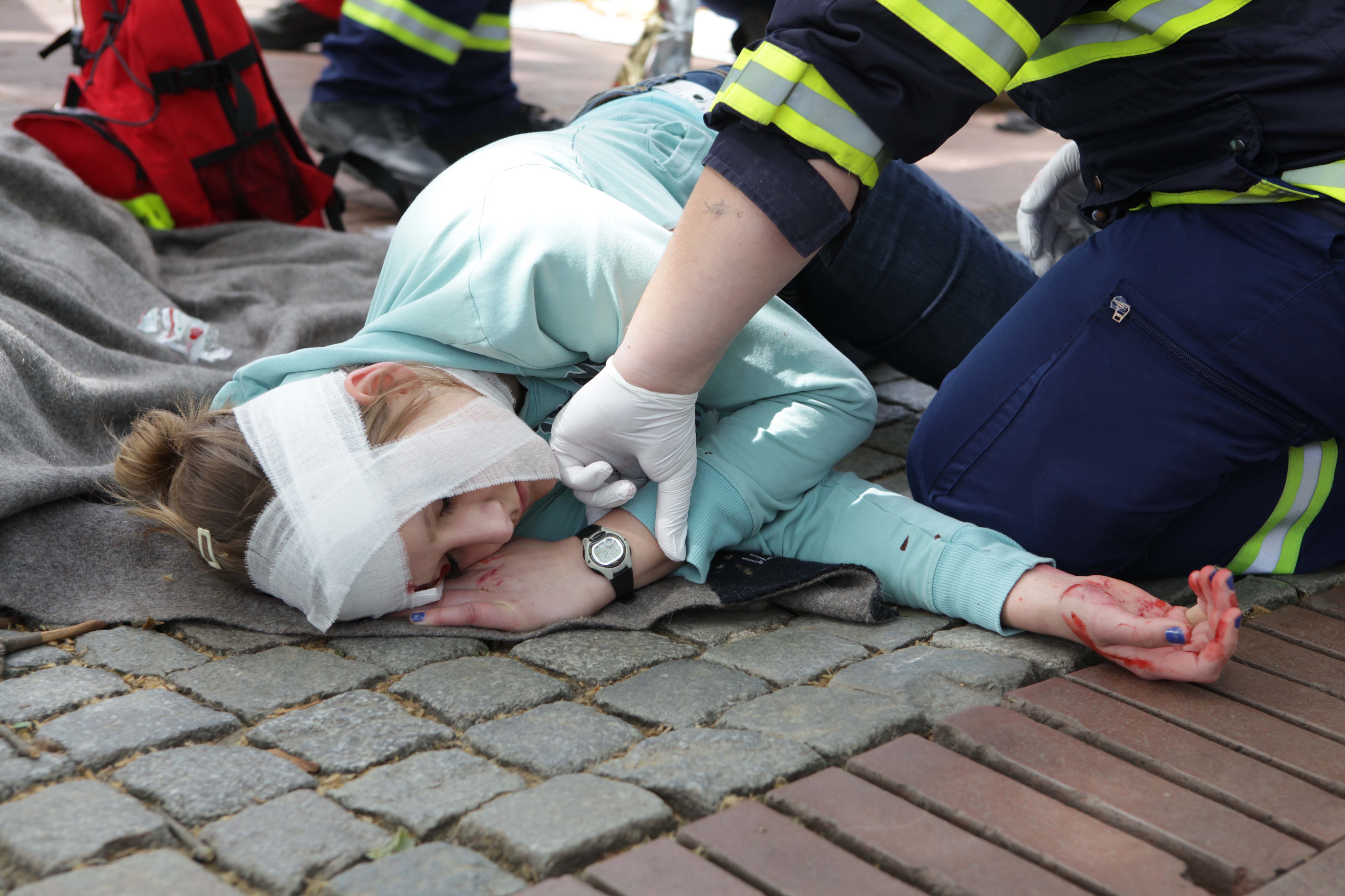 Erste Hilfe für den Führwerschein.jpg Erste-Hilfe-Kurs in Chemnitz: Grundausbildung & Führerschein