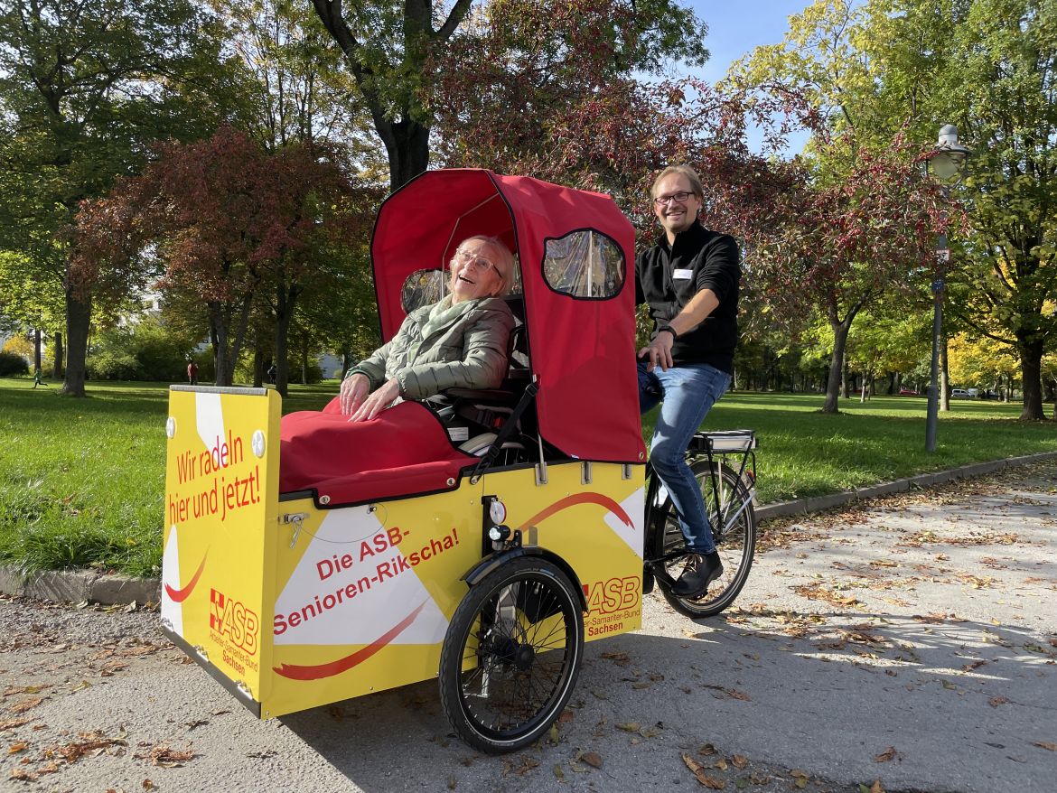 2022_erste Fahrt Rikscha (13).jpeg